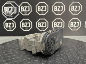 Gebruikte Gasklephuis Mercedes A (177.0) 1.3 A-250 e Turbo 16V Prijs € 50,00 Margeregeling aangeboden door BZJ b.v.