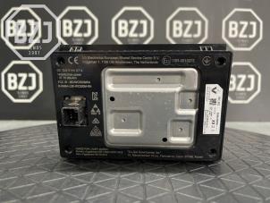 Gebruikte Draadloze oplader Renault Clio V (RJAB) 1.0 TCe 100 12V Prijs € 60,00 Margeregeling aangeboden door BZJ b.v.