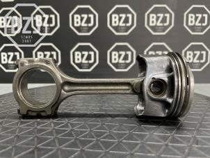 Gebruikte Zuiger Nissan Micra (K14) 0.9 IG-T 12V Prijs op aanvraag aangeboden door BZJ b.v.