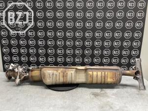 Gebruikte Uitlaat Middendemper Mercedes A (177.0) 1.3 A-250 e Turbo 16V Prijs € 500,00 Margeregeling aangeboden door BZJ b.v.