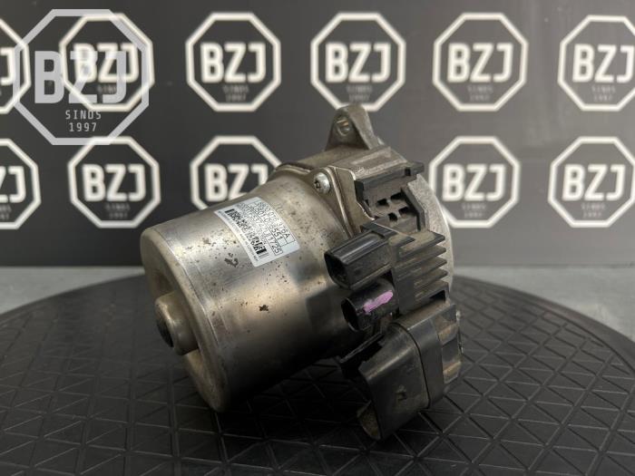 Gebruikte Servopomp Mercedes A (177.0) 1.3 A-250 e Turbo 16V Prijs op aanvraag aangeboden door BZJ b.v.