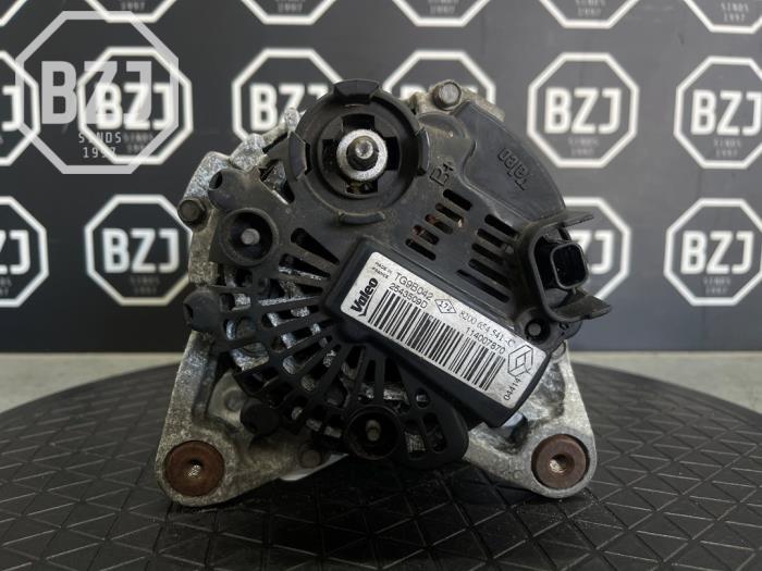 Dynamo van een Renault Twingo II (CN) 1.2 16V 2014