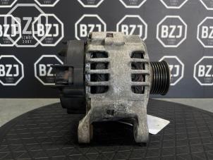 Dynamo van een Renault Twingo II (CN) 1.2 16V 2014