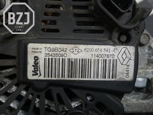 Dynamo van een Renault Twingo II (CN) 1.2 16V 2014
