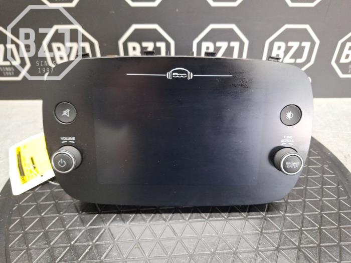 Gebruikte Display Multi Media regelunit Fiat 500X (334) 1.0 FireFly Turbo 114 12V Prijs op aanvraag aangeboden door BZJ b.v.