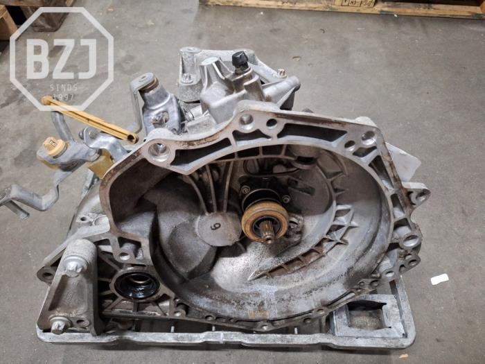 Gebruikte Versnellingsbak Opel Corsa D 1.2 16V Prijs € 150,00 Margeregeling aangeboden door BZJ b.v.