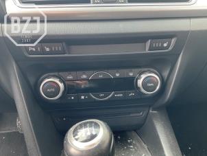 Gebruikte Climatronic Paneel Mazda 3 (BM/BN) 2.0 SkyActiv-G 120 16V Prijs op aanvraag aangeboden door BZJ b.v.