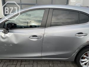 Gebruikte Middenstijl links Mazda 3 (BM/BN) 2.0 SkyActiv-G 120 16V Prijs op aanvraag aangeboden door BZJ b.v.