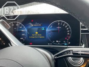 Gebruikte Kilometerteller KM Mercedes E Estate (S214) E-300 e 2.0 Turbo 16V Prijs € 500,00 Margeregeling aangeboden door BZJ b.v.