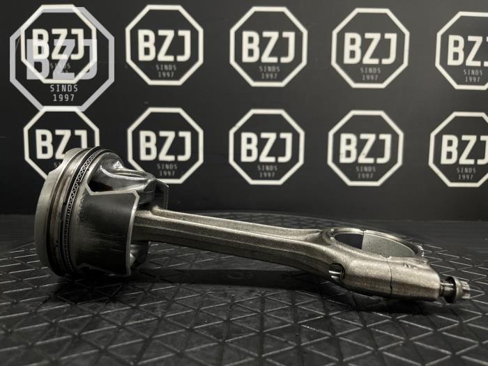 Gebruikte Zuiger Mini Mini (F55) 1.2 12V One Prijs op aanvraag aangeboden door BZJ b.v.