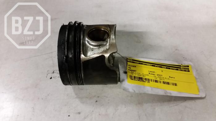Gebruikte Zuiger Volkswagen Passat Prijs op aanvraag aangeboden door BZJ b.v.