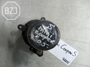 Gebruikte Mistlamp links-voor Mini Mini Cooper S (R53) 1.6 16V Prijs op aanvraag aangeboden door BZJ b.v.