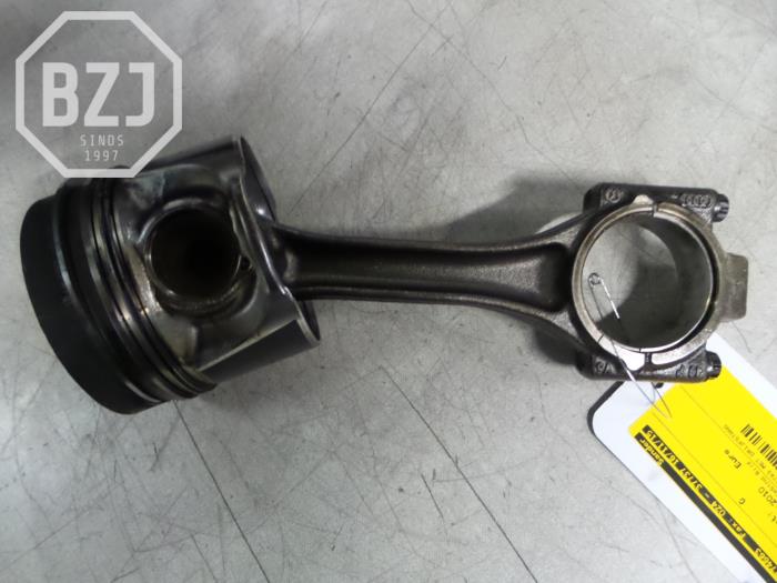 Gebruikte Zuiger Volkswagen Golf Prijs op aanvraag aangeboden door BZJ b.v.
