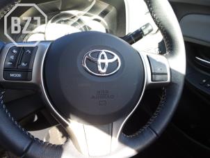Gebruikte Airbag links (Stuur) Toyota Yaris III (P13) Prijs op aanvraag aangeboden door BZJ b.v.