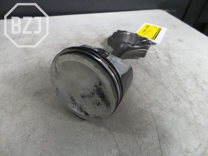Gebruikte Zuiger Mazda CX-7 Prijs op aanvraag aangeboden door BZJ b.v.