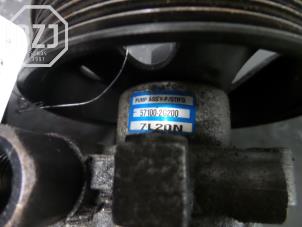 Gebruikte Stuurpomp Kia Carens III (FG) 2.0 CRDI VGT 16V Prijs € 50,00 Margeregeling aangeboden door BZJ b.v.