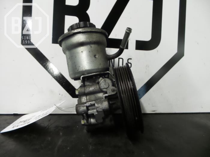 Gebruikte Pomp Servo Toyota Avensis Prijs € 50,00 Margeregeling aangeboden door BZJ b.v.