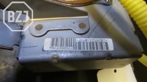 Gebruikte Airbag rechts (Dashboard) Mitsubishi L-200 (KA/KB) 2.5 DI-D 4x4 Prijs € 65,00 Margeregeling aangeboden door BZJ b.v.