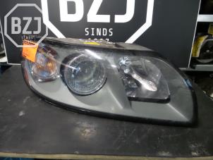 Gebruikte Rechter Koplamp Volvo V50 (MW) 2.0 D 16V Prijs op aanvraag aangeboden door BZJ b.v.