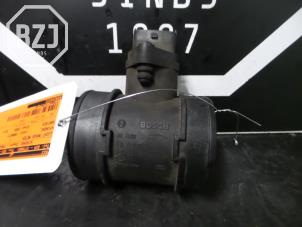 Gebruikte Luchtmassameter Hyundai Santa Fe I 2.4 16V 4x2 Prijs € 45,00 Margeregeling aangeboden door BZJ b.v.