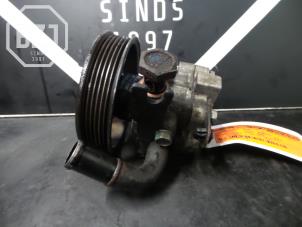 Gebruikte Stuurpomp Kia Carens III (FG) 2.0 CRDI VGT 16V Prijs € 50,00 Margeregeling aangeboden door BZJ b.v.