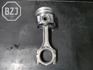 Gebruikte Zuiger Toyota Avensis Prijs op aanvraag aangeboden door BZJ b.v.