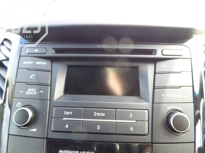 Radio CD Speler van een Hyundai i40 CW (VFC)  2015
