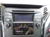 Radio CD Speler van een Hyundai i40 (VFA), 2012 / 2019 1.7 CRDi 16V, Sedan, 4Dr, Diesel, 1.685cc, 85kW (116pk), FWD, D4FD, 2012-03 / 2019-05, VFA5D21; VFA5D41; VFA5D61; VFA5D81 2014