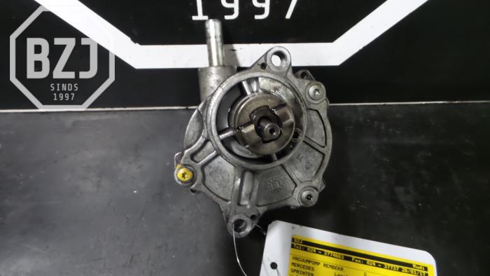 Gebruikte Vacuumpomp Rembekrachtiging Mercedes Sprinter Prijs op aanvraag aangeboden door BZJ b.v.