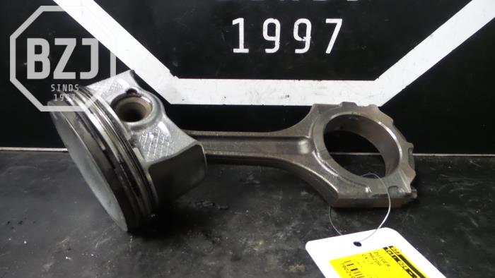 Gebruikte Zuiger Mazda CX-7 Prijs op aanvraag aangeboden door BZJ b.v.