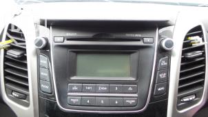 Gebruikte Radio CD Speler Hyundai i30 (GDHB5) 1.6 CRDi Blue Drive 16V VGT Prijs op aanvraag aangeboden door BZJ b.v.