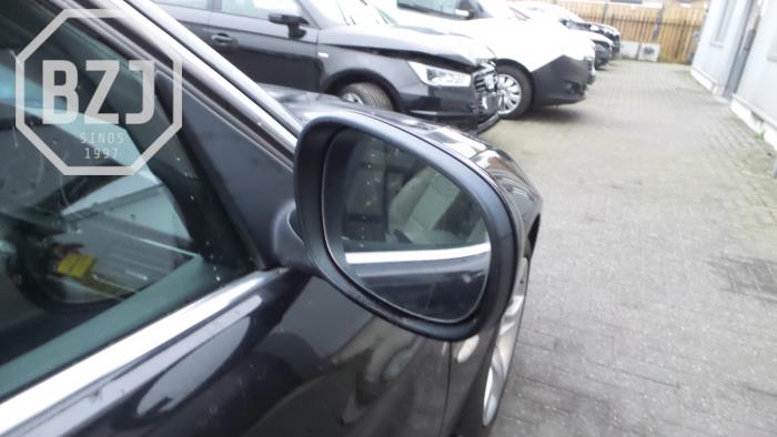 Buitenspiegel rechts van een BMW 3 serie Touring (E91) 320i 16V 2011