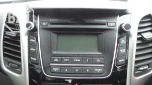 Gebruikte Radio CD Speler Hyundai i30 (GDHB5) 1.6 CRDi Blue Drive 16V VGT Prijs op aanvraag aangeboden door BZJ b.v.