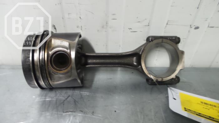 Gebruikte Zuiger Volkswagen Passat Prijs op aanvraag aangeboden door BZJ b.v.