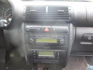Gebruikte Radio Seat Toledo (1M2) 1.6 16V Prijs op aanvraag aangeboden door Boekholt autodemontage B.V