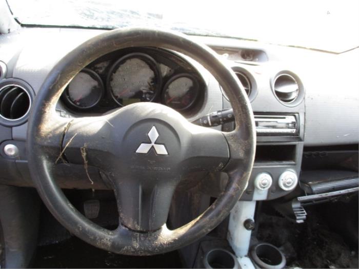 Airbag links (Stuur) van een Mitsubishi Colt (Z2/Z3) 1.3 16V 2006