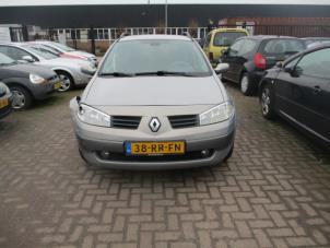 Gebruikte Linker Koplamp Renault Megane II Grandtour (KM) 2.0 16V Prijs op aanvraag aangeboden door Boekholt autodemontage B.V