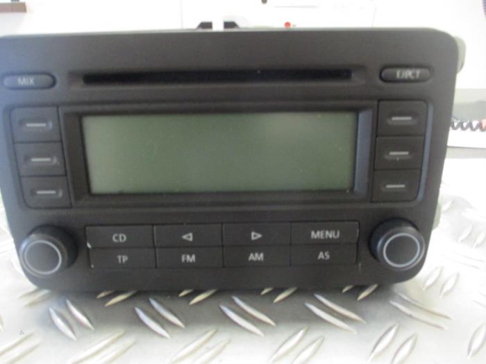 Radio CD Speler van een Volkswagen Touran (1T1/T2) 1.6 FSI 16V 2005