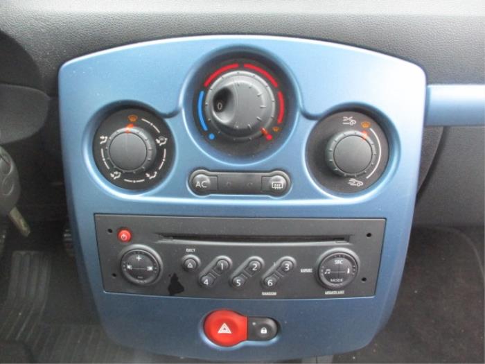 Paniekverlichtings Schakelaar van een Renault Clio III (BR/CR) 1.2 16V 75 2008