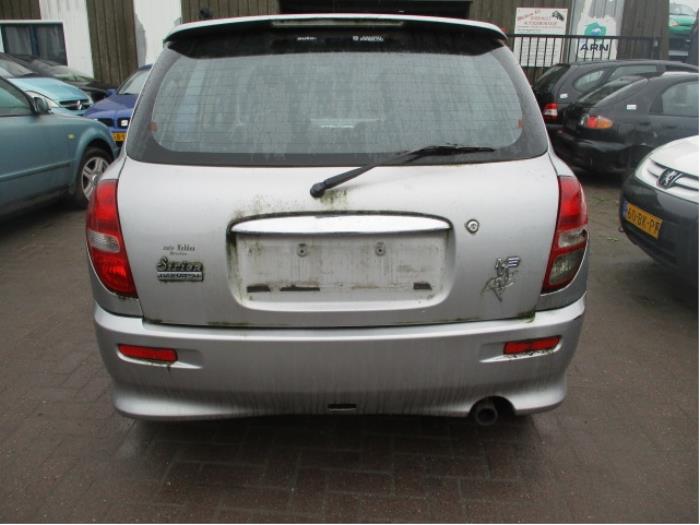 Daihatsu storia 2002