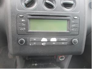 Gebruikte Radio CD Speler Volkswagen Touran (1T1/T2) 1.6 FSI 16V Prijs op aanvraag aangeboden door Boekholt autodemontage B.V