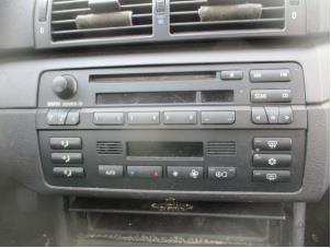 Gebruikte Radio CD Speler BMW 3 serie (E46/2) 318 Ci Prijs op aanvraag aangeboden door Boekholt autodemontage B.V