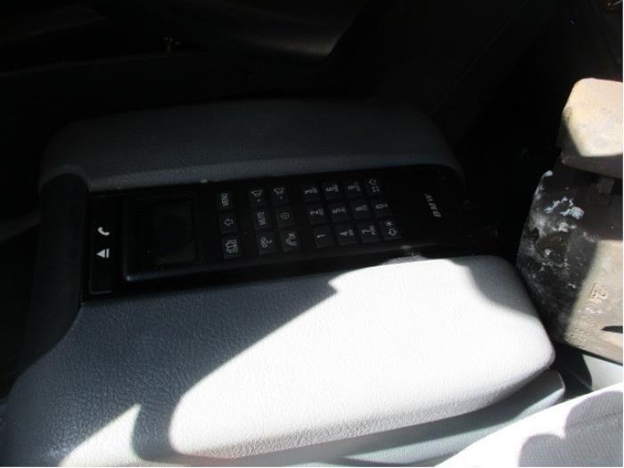 Telefoon van een BMW 5 serie (E39) 520i 24V 2000