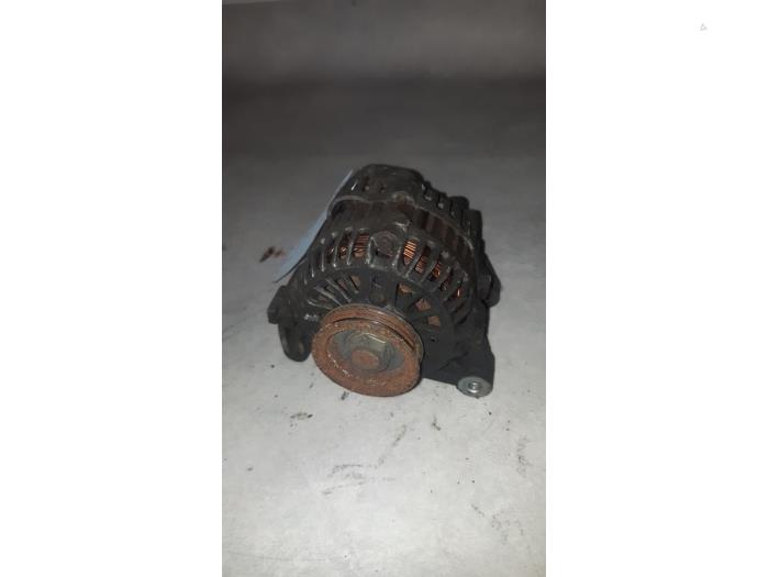 Gebruikte Dynamo Renault Clio II (BB/CB) 1.2 Prijs € 30,00 Margeregeling aangeboden door Boekholt autodemontage B.V