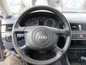 Gebruikte Airbag links (Stuur) Audi A6 (C5) 2.4 V6 30V Prijs € 50,00 Margeregeling aangeboden door Boekholt autodemontage B.V