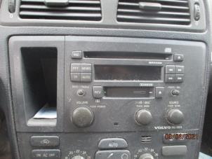 Gebruikte Radio CD Speler Volvo V70 (SW) 2.4 20V 170 Prijs € 50,00 Margeregeling aangeboden door Boekholt autodemontage B.V