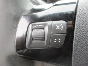 Gebruikte Radiobediening Stuur Opel Corsa D 1.3 CDTi 16V ecoFLEX Prijs € 50,00 Margeregeling aangeboden door Boekholt autodemontage B.V