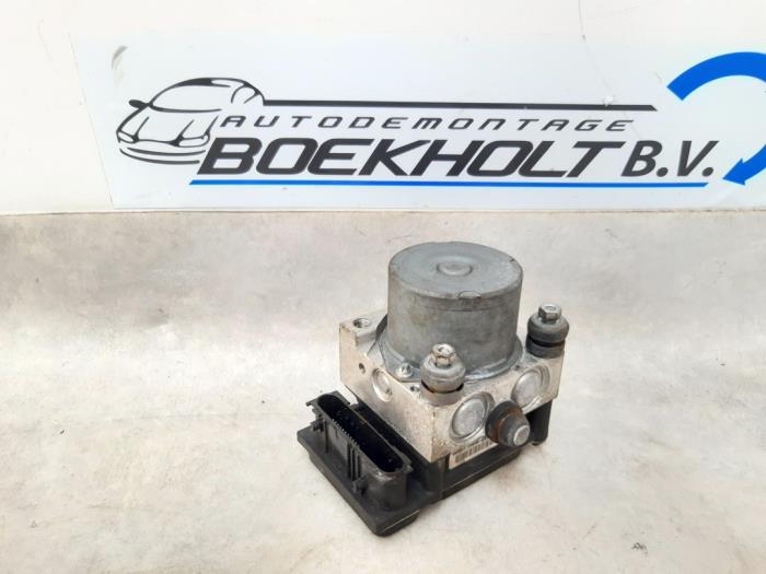 Gebruikte ABS Pomp Renault Clio II (BB/CB) 1.2 16V Prijs € 35,00 Margeregeling aangeboden door Boekholt autodemontage B.V