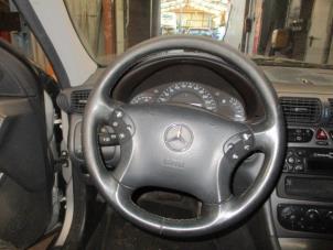 Gebruikte Airbag links (Stuur) Mercedes C Combi (S203) 2.6 C-240 18V Prijs € 75,00 Margeregeling aangeboden door Boekholt autodemontage B.V
