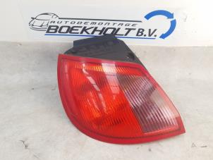 Gebruikte Achterlicht links Mitsubishi Colt (Z2/Z3) 1.3 16V Prijs € 25,00 Margeregeling aangeboden door Boekholt autodemontage B.V